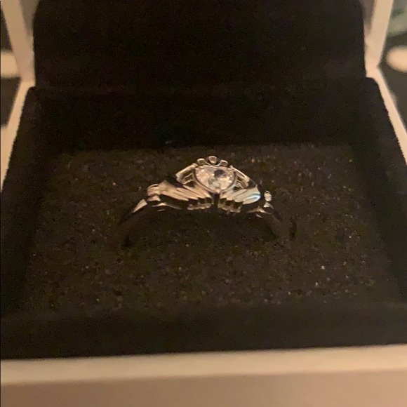 Sterling silver Claddagh - Picture 2 of 2